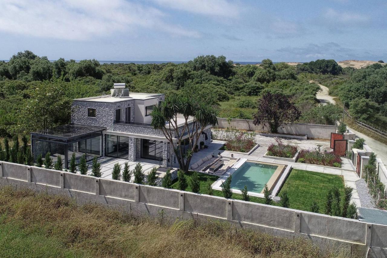 Línia Villa Flamingo - 4 Bedrooms - Private Pool - Next To Renowned Issos Beach & Lake Korission מראה חיצוני תמונה