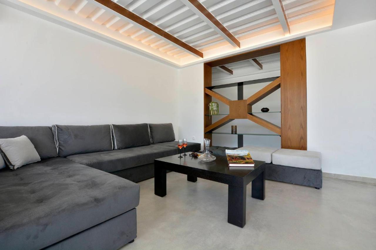 Línia Villa Flamingo - 4 Bedrooms - Private Pool - Next To Renowned Issos Beach & Lake Korission מראה חיצוני תמונה