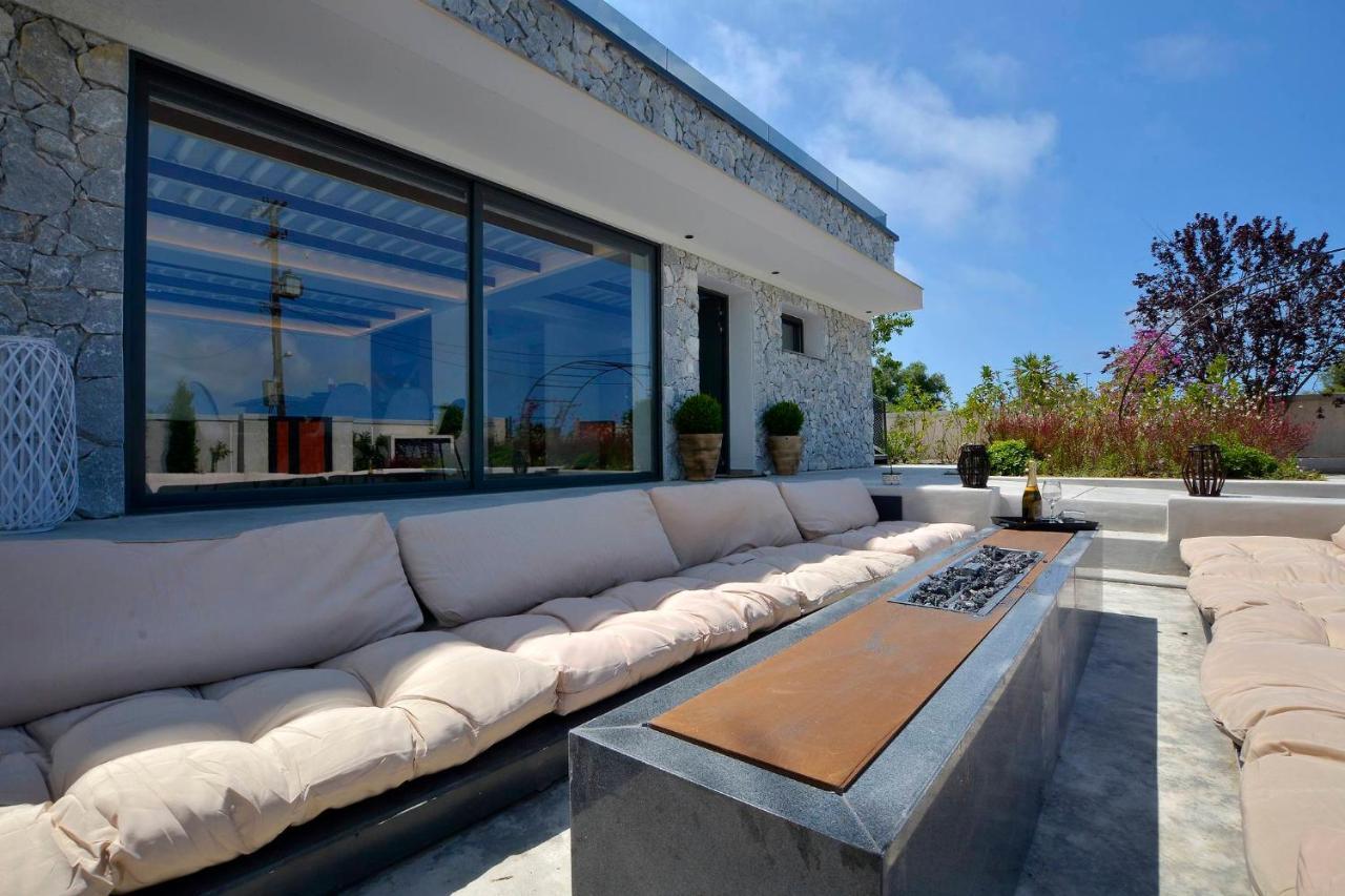 Línia Villa Flamingo - 4 Bedrooms - Private Pool - Next To Renowned Issos Beach & Lake Korission מראה חיצוני תמונה