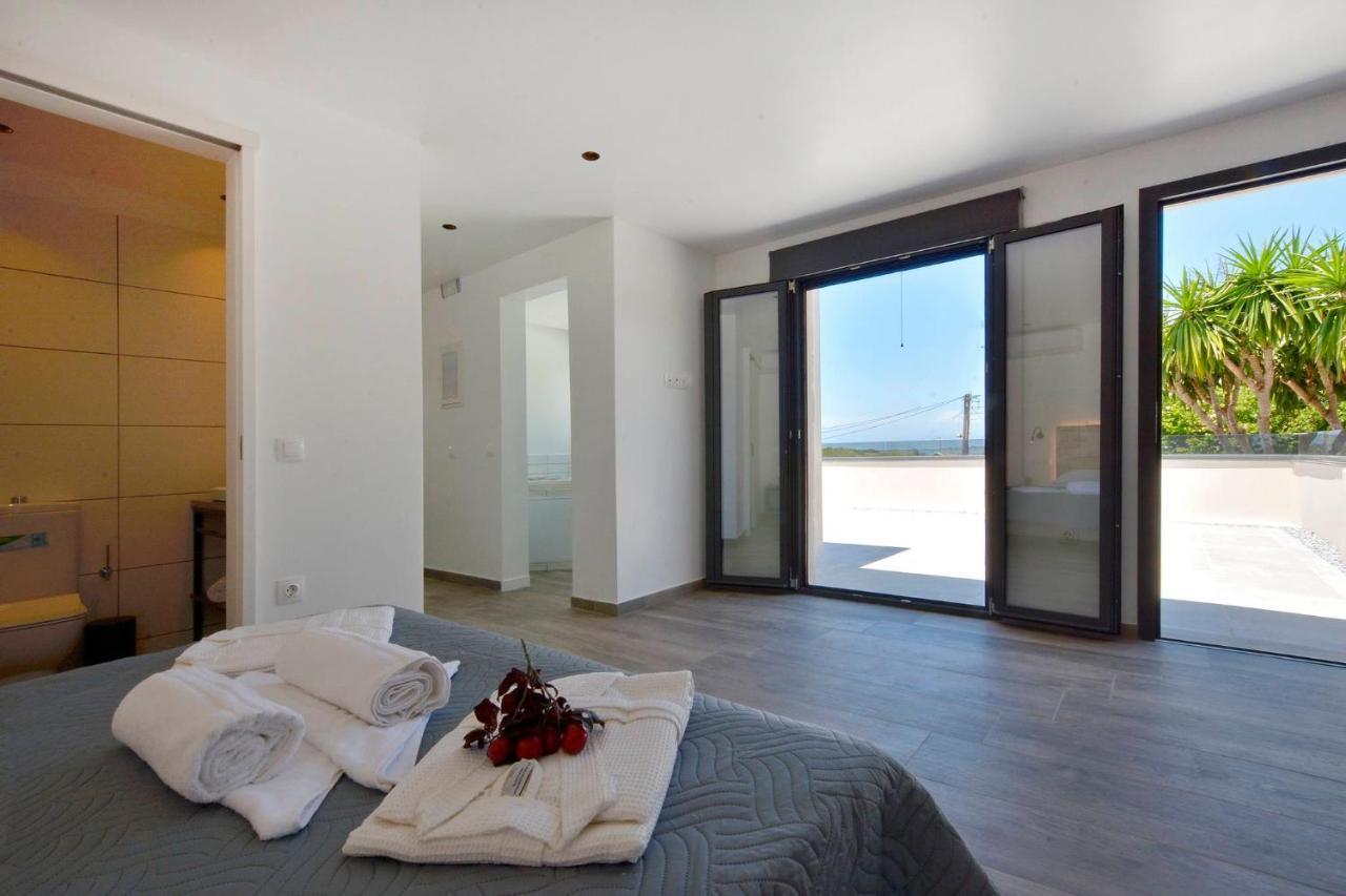Línia Villa Flamingo - 4 Bedrooms - Private Pool - Next To Renowned Issos Beach & Lake Korission מראה חיצוני תמונה